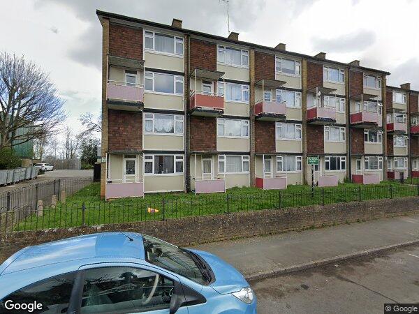 Room Warbank Crescent in Greater London