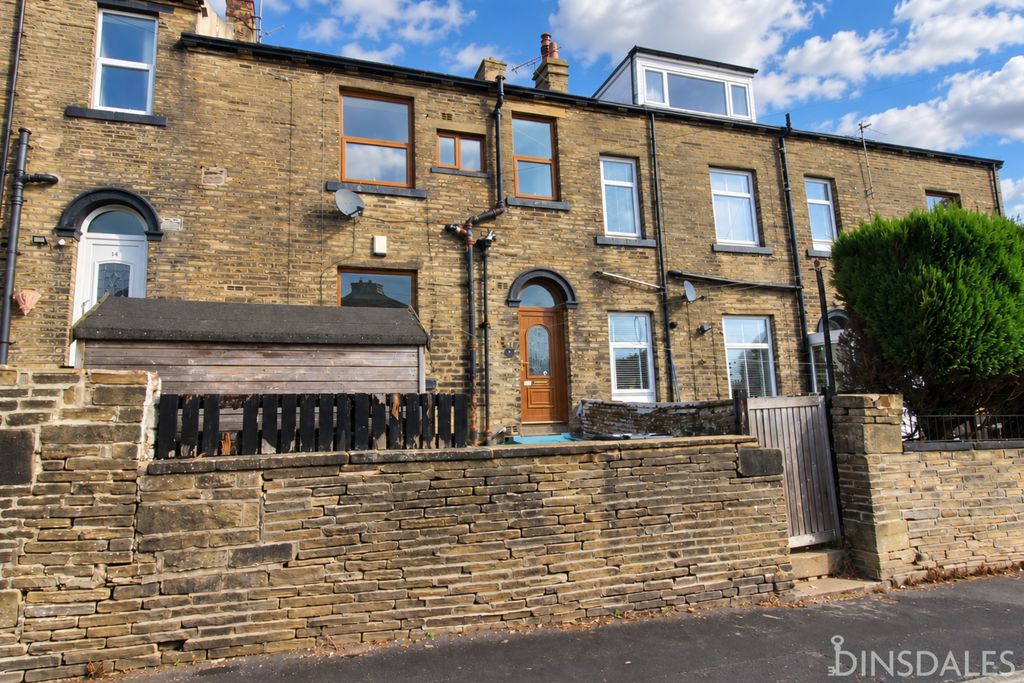 House Longhouse Lane in Bradford