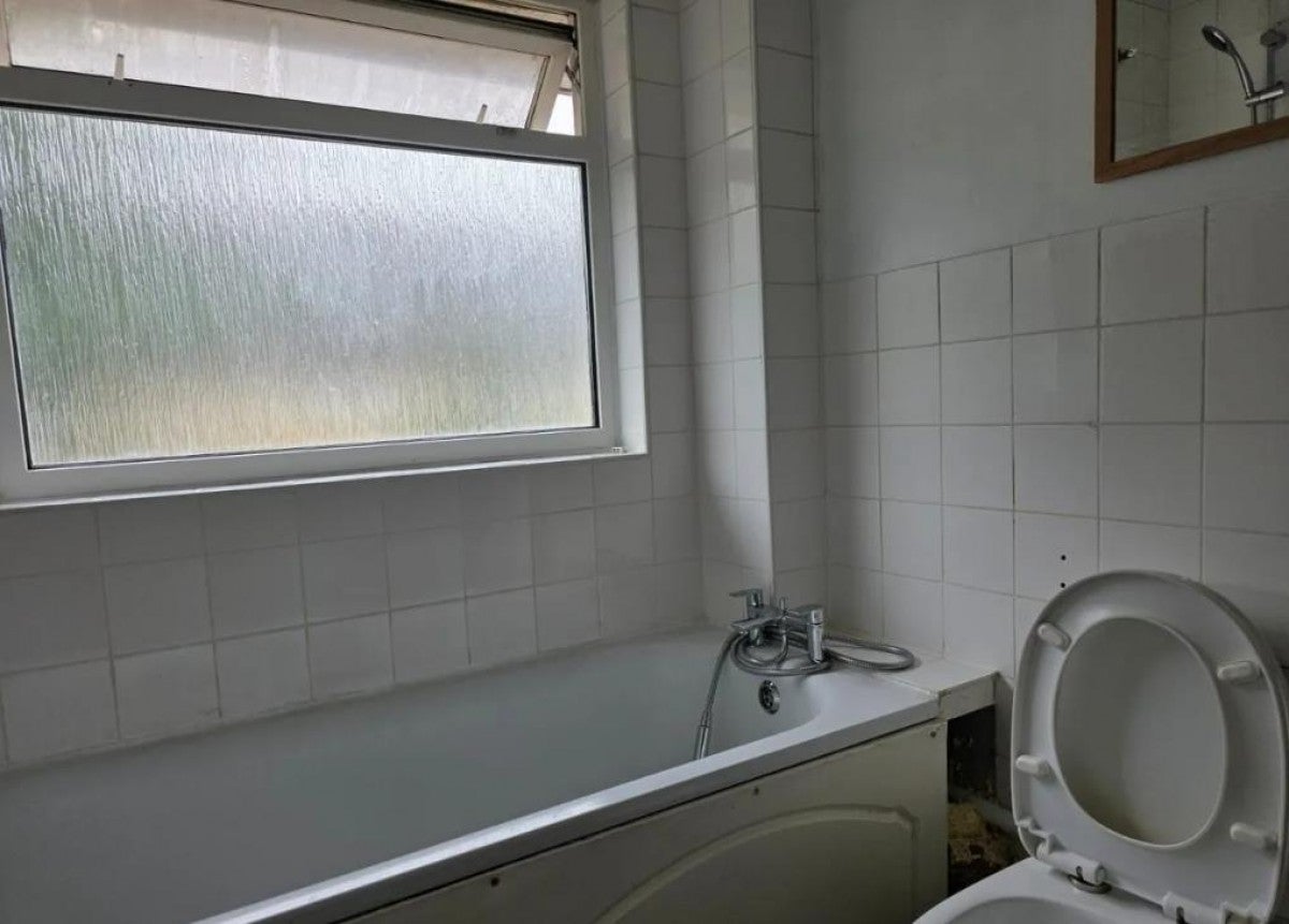 House Sheepcote Close in Greater London