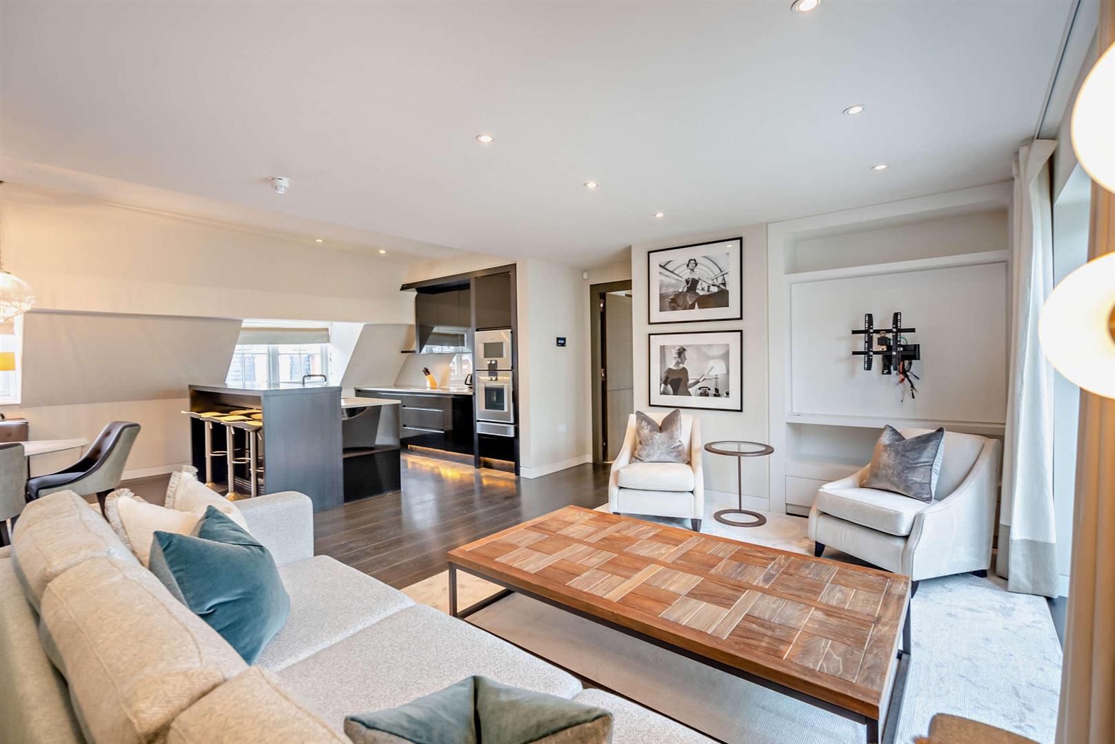 Flat Duke Street in City of Westminster
