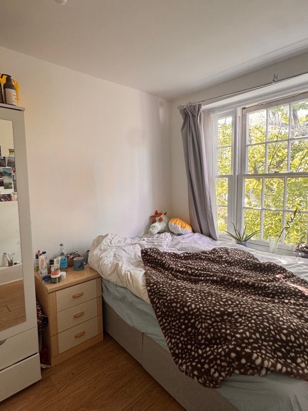Room Wickham Street in Greater London