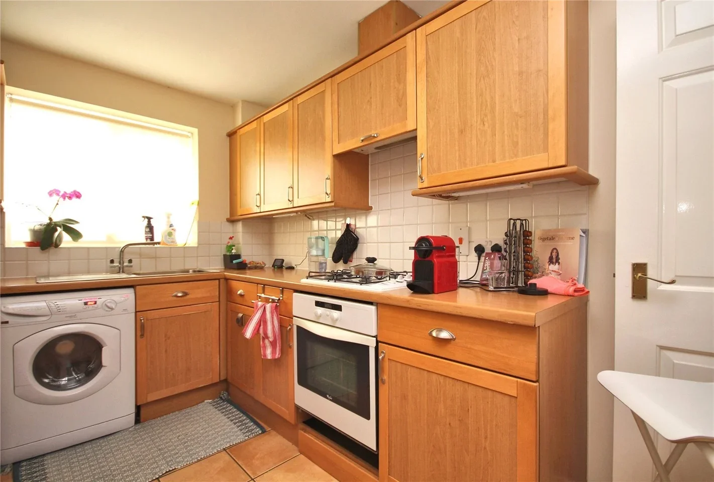 Flat Victoria Way in Woking