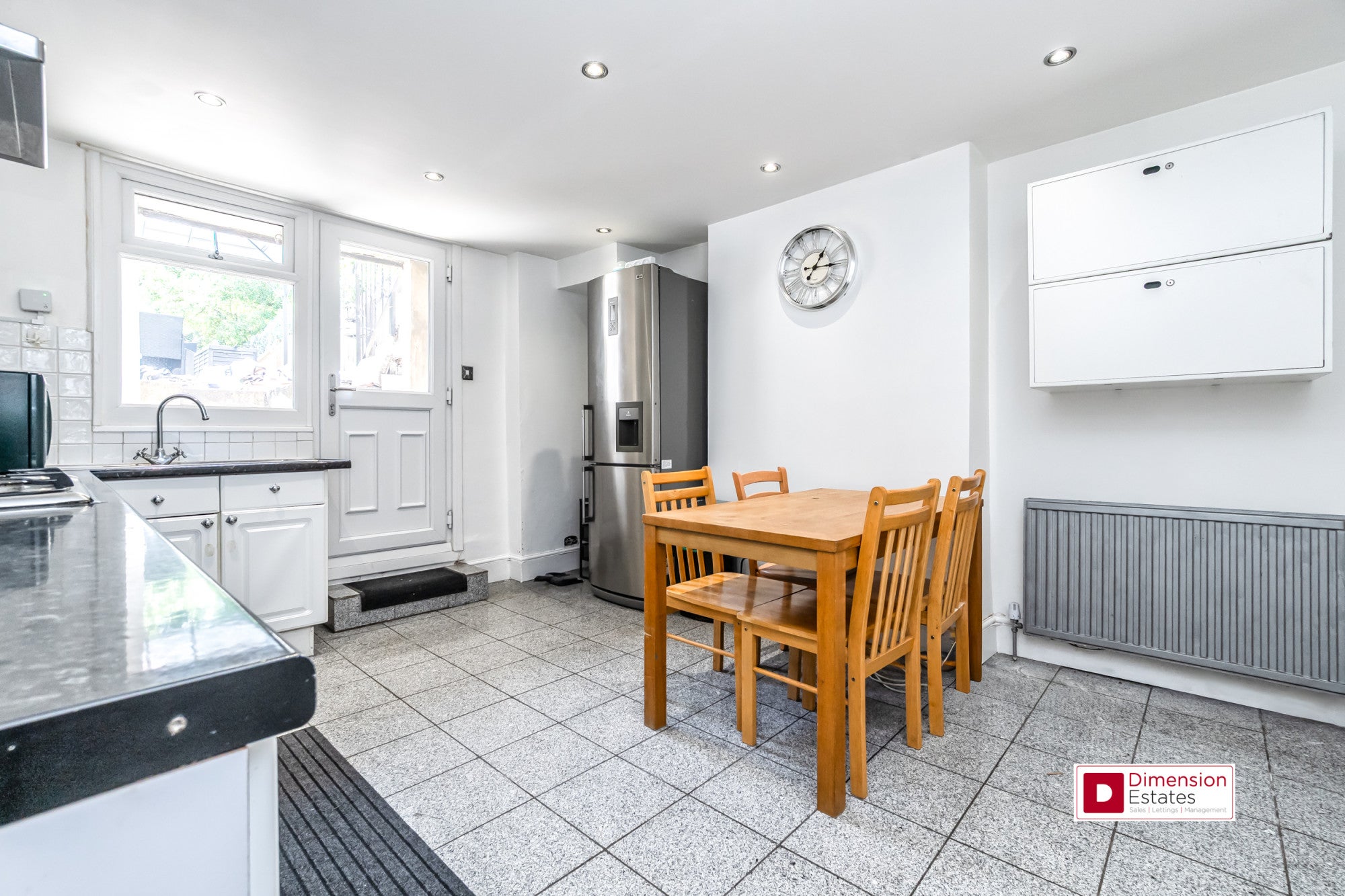 Flat Dunsmure Road in Greater London
