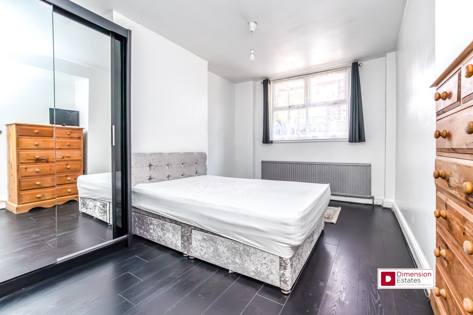 Flat Dunsmure Road in Greater London