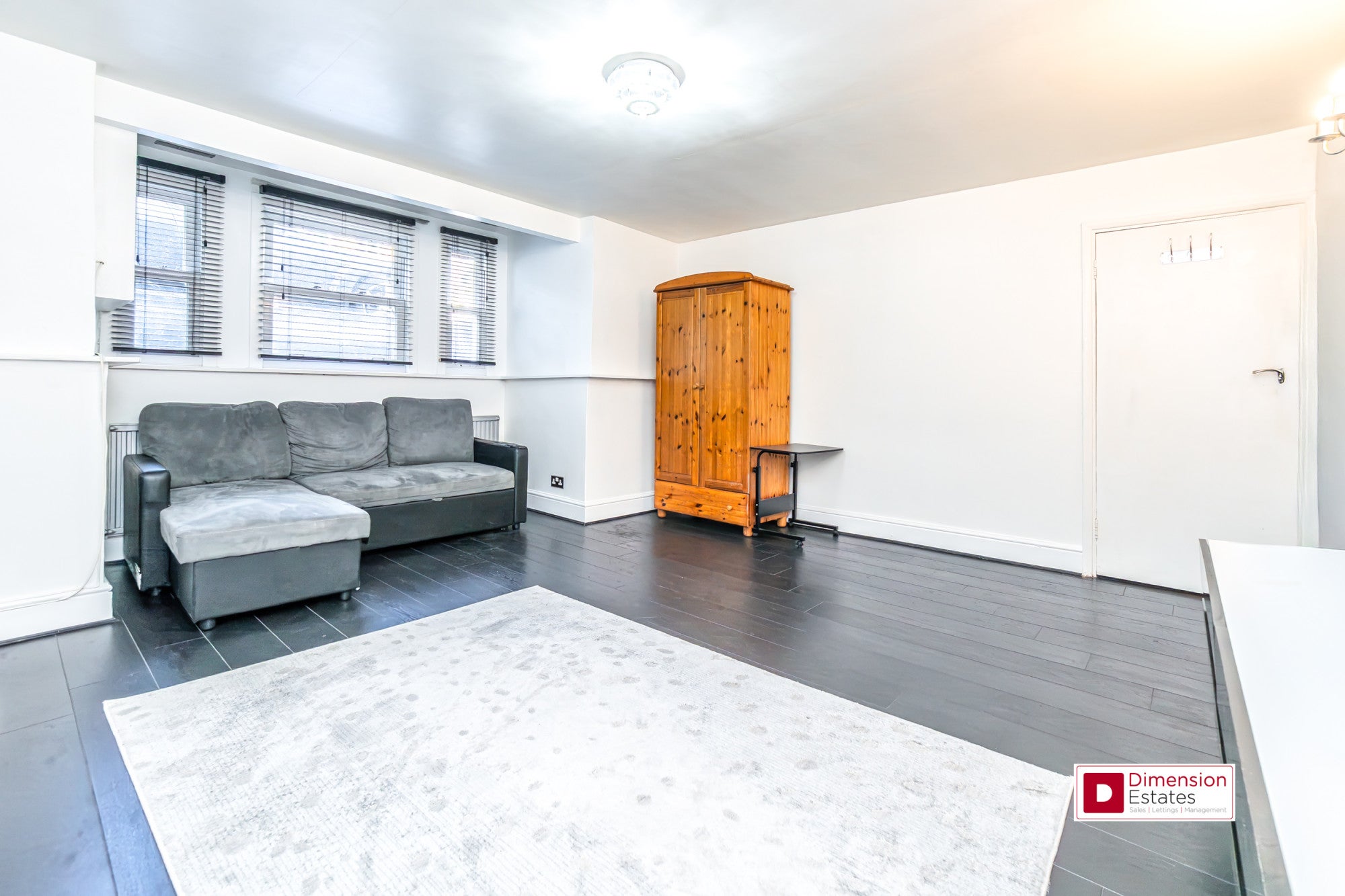 Flat Dunsmure Road in Greater London