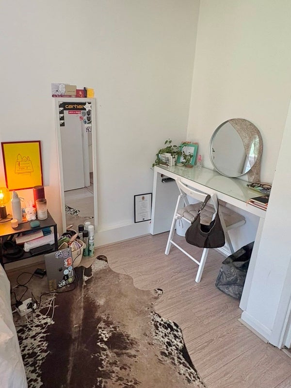 Room Hermitage Road in Greater London