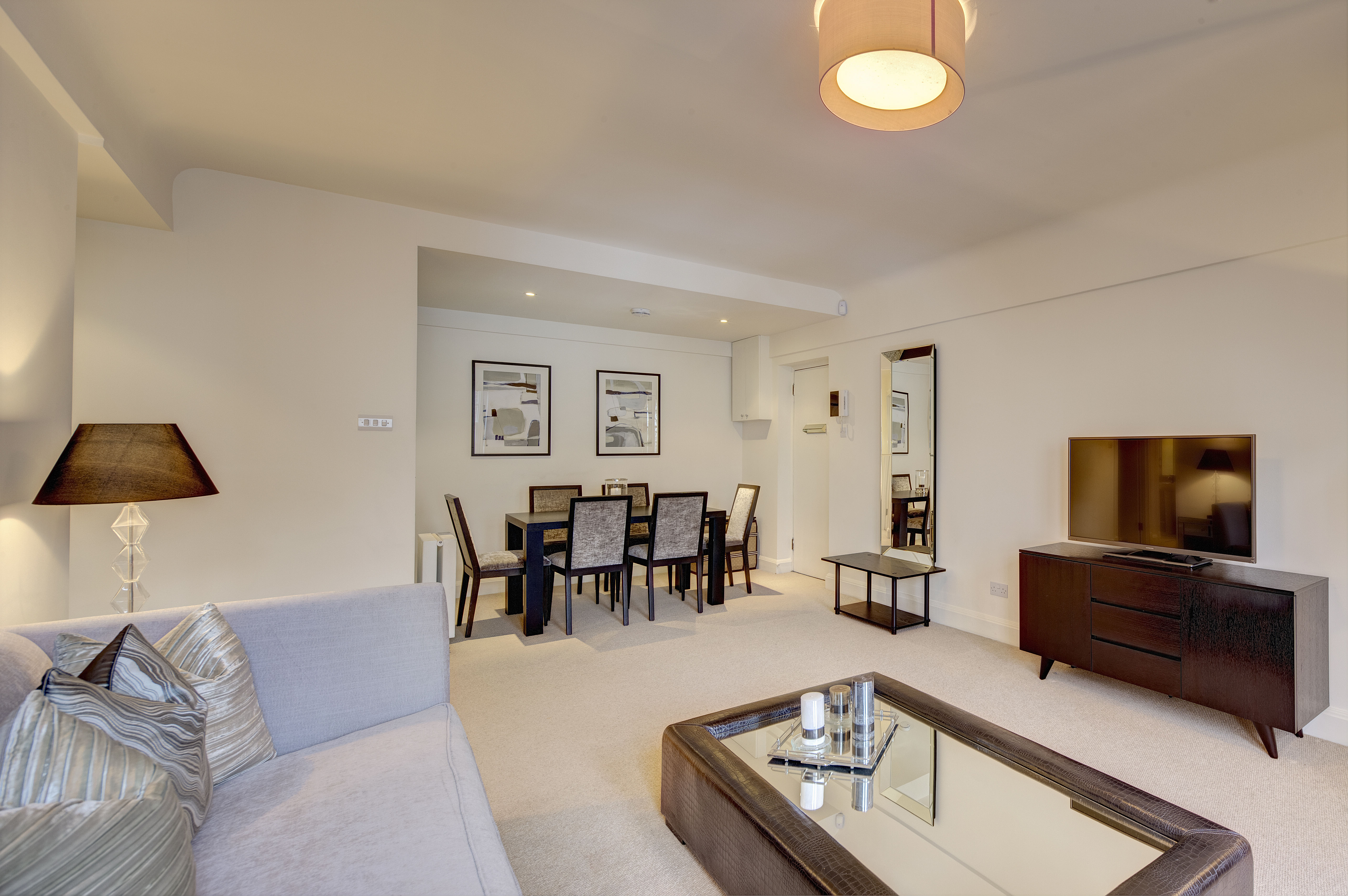 Flat Fulham Road in Greater London