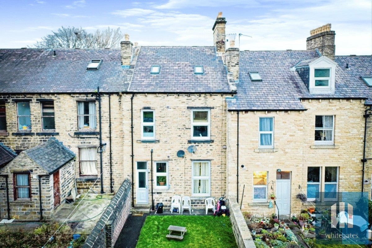 Flat Upper George Street in Kirklees