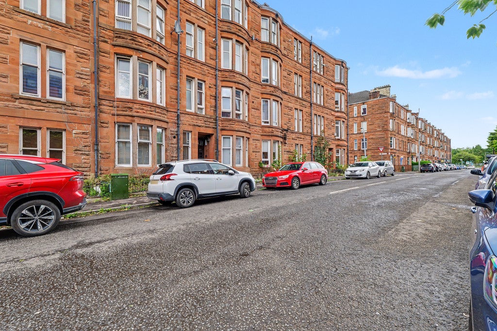 Flat Budhill Avenue in Glasgow
