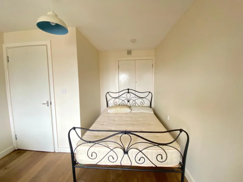 Flat Trahorn Close in Greater London