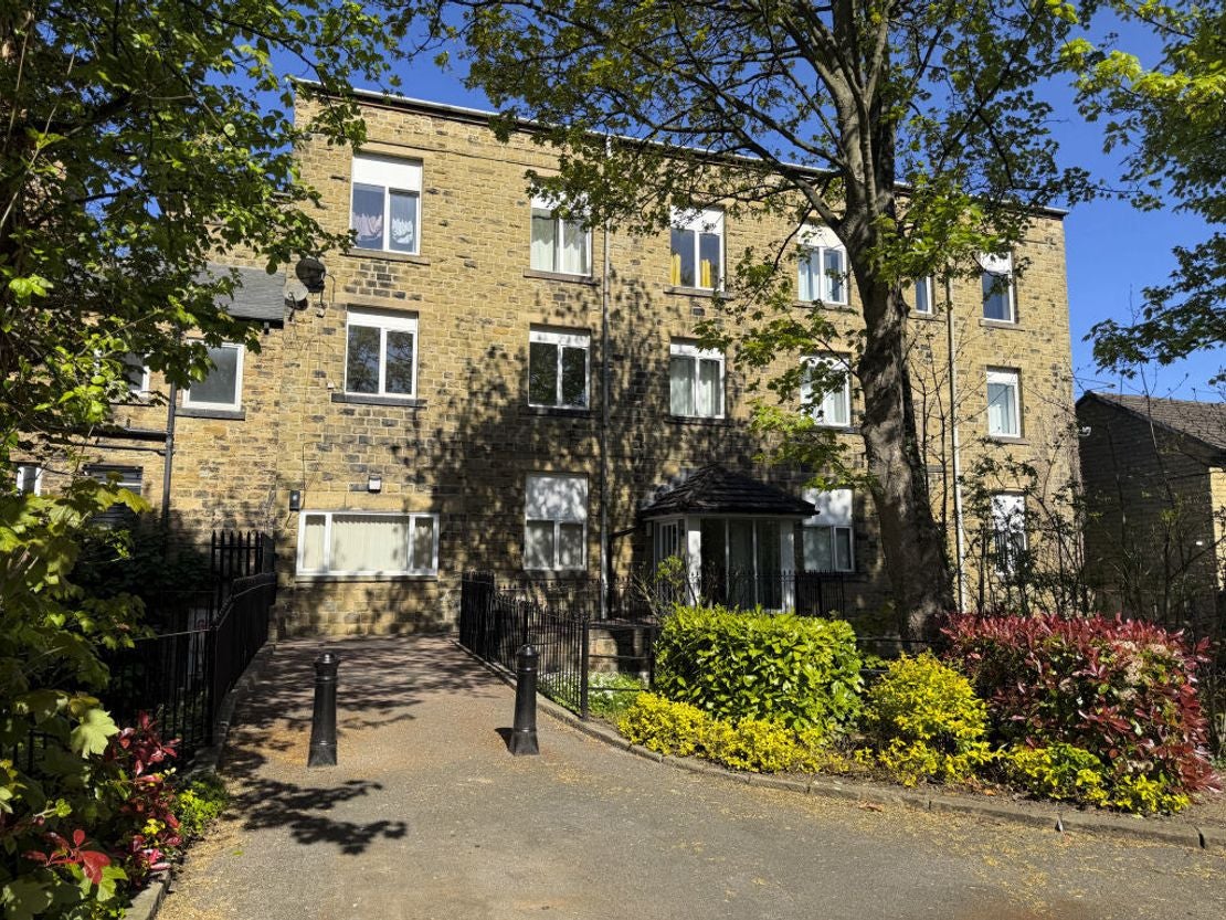Flat Wakefield Road in Kirklees