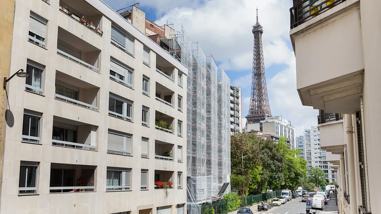 Flat Rue Saint-Saëns in Paris