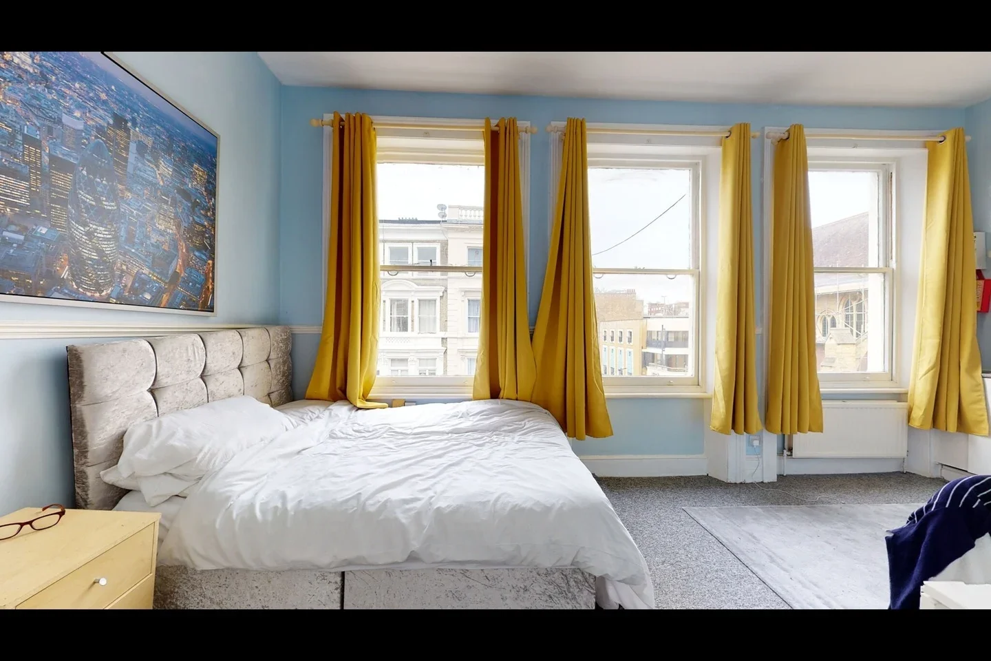 Flat Castletown Road in Greater London