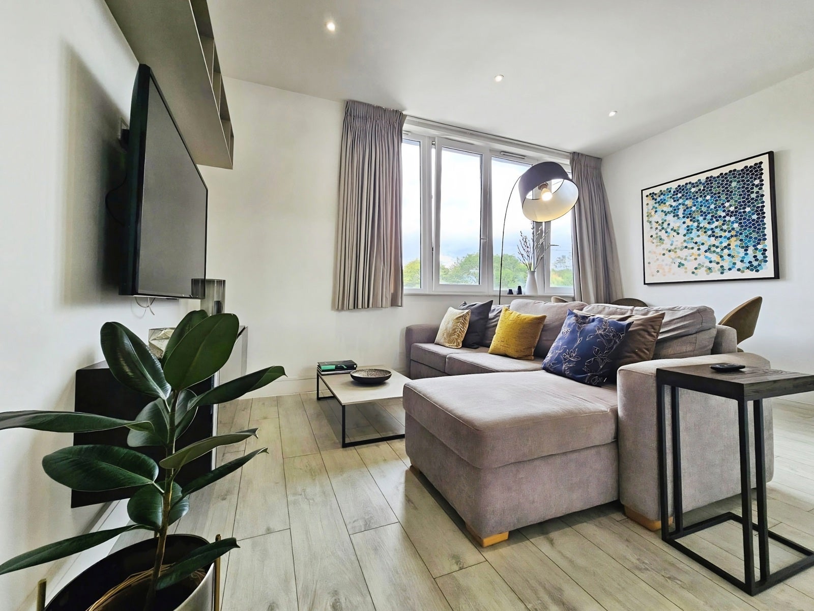 Flat London Road in Borough of Spelthorne
