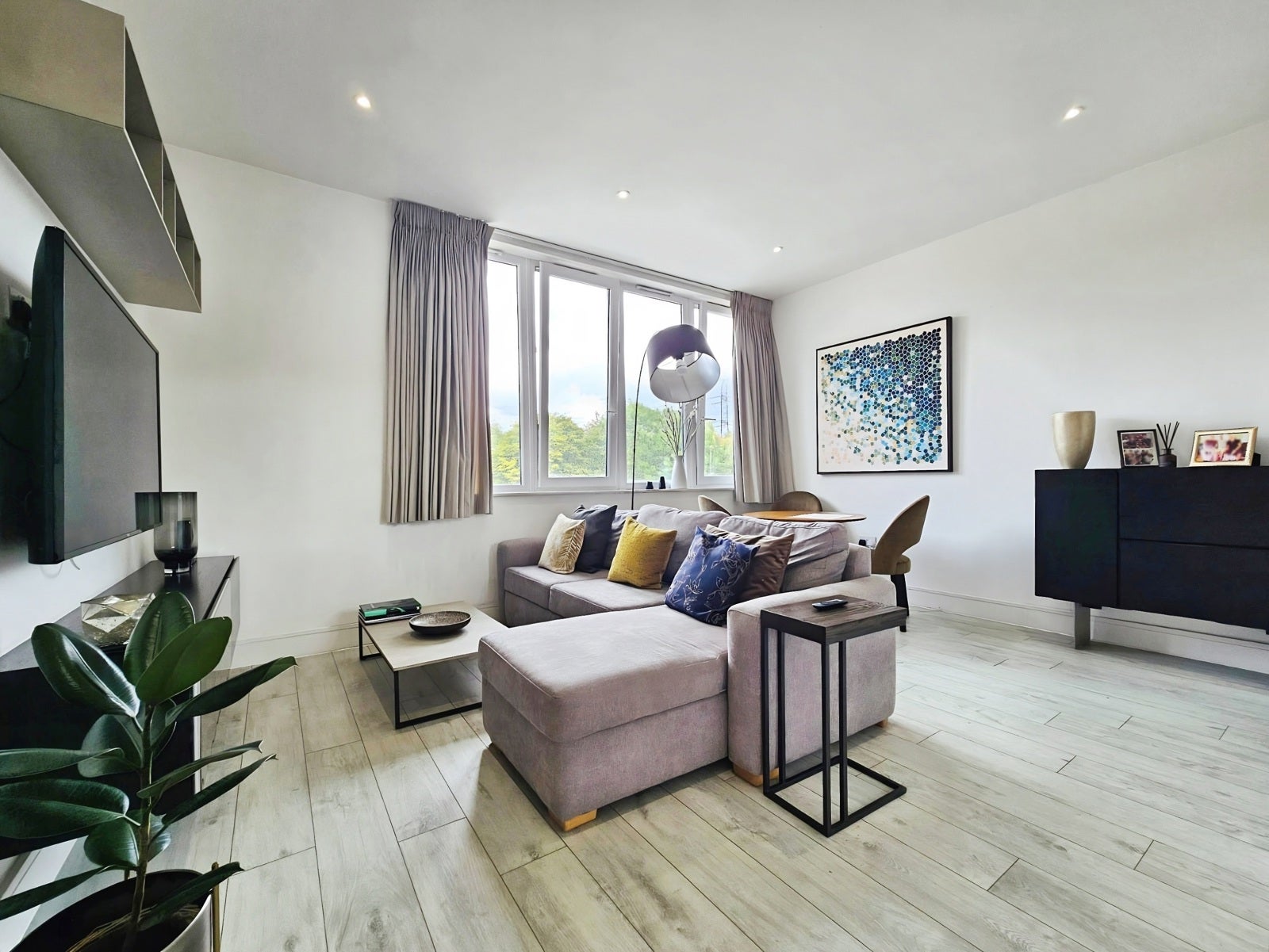 Flat London Road in Borough of Spelthorne