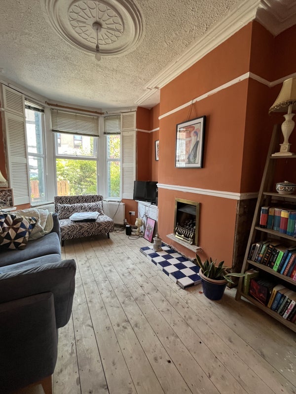 Room Dorset Road in Liverpool
