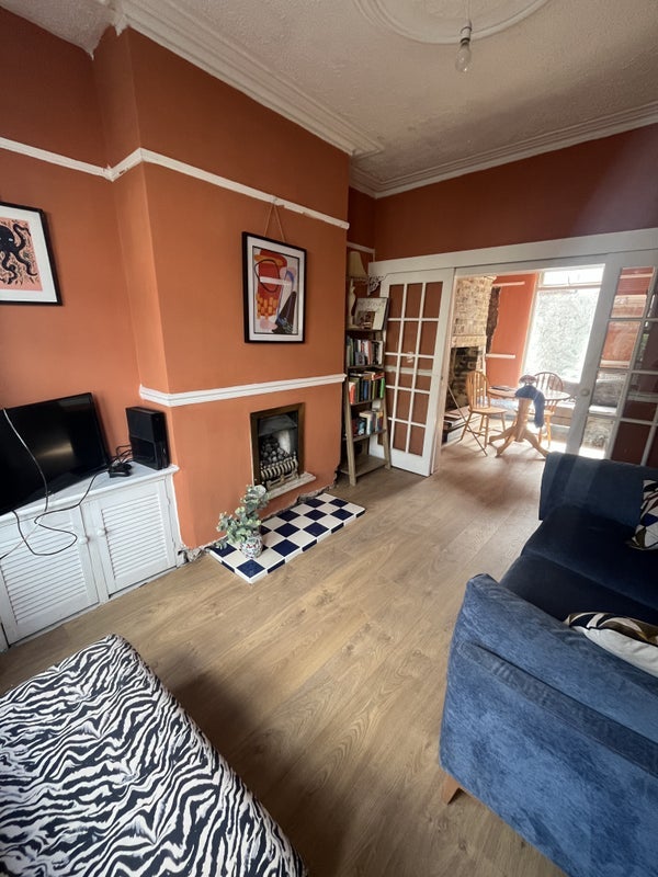 Room Dorset Road in Liverpool