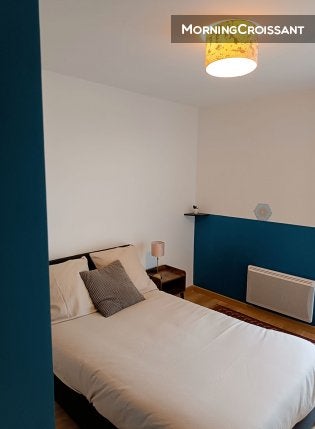 Chambre Cours des Merveilles à Cergy