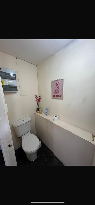 Room Bakersfield in Greater London