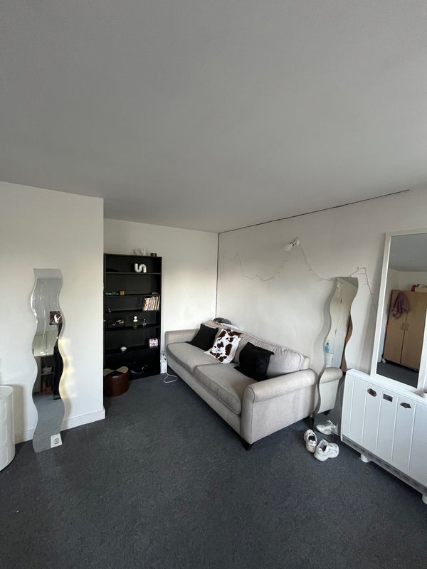 Room Bakersfield in Greater London