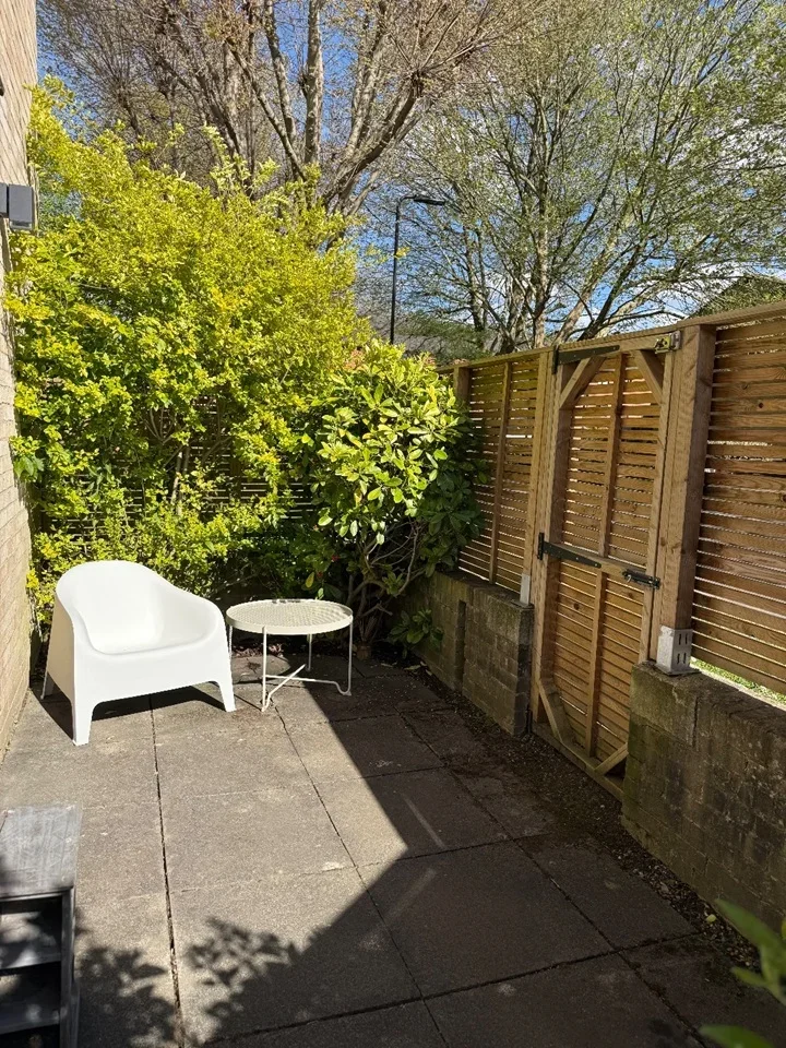 Flat Buckingham Close in Greater London