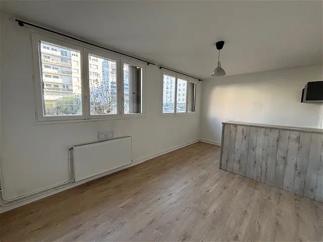 Flat Rue Paul Berthelot in Bordeaux