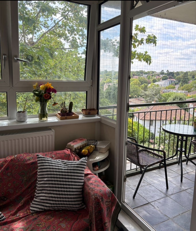 Room Winterfold Close in Greater London