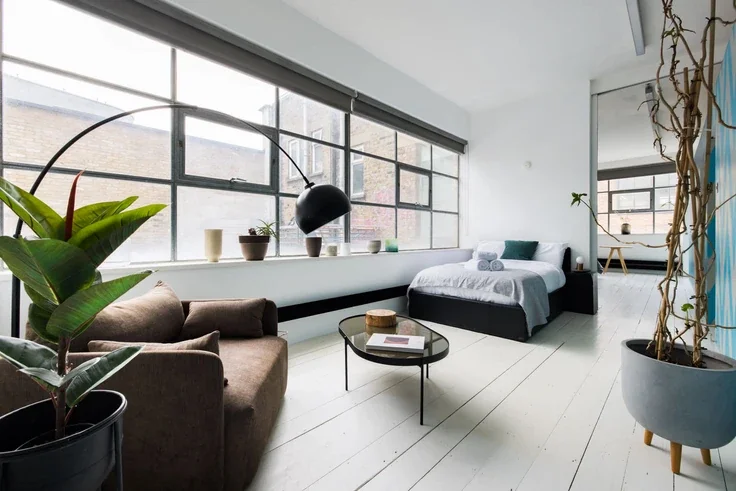 Flat New Inn Yard in Greater London