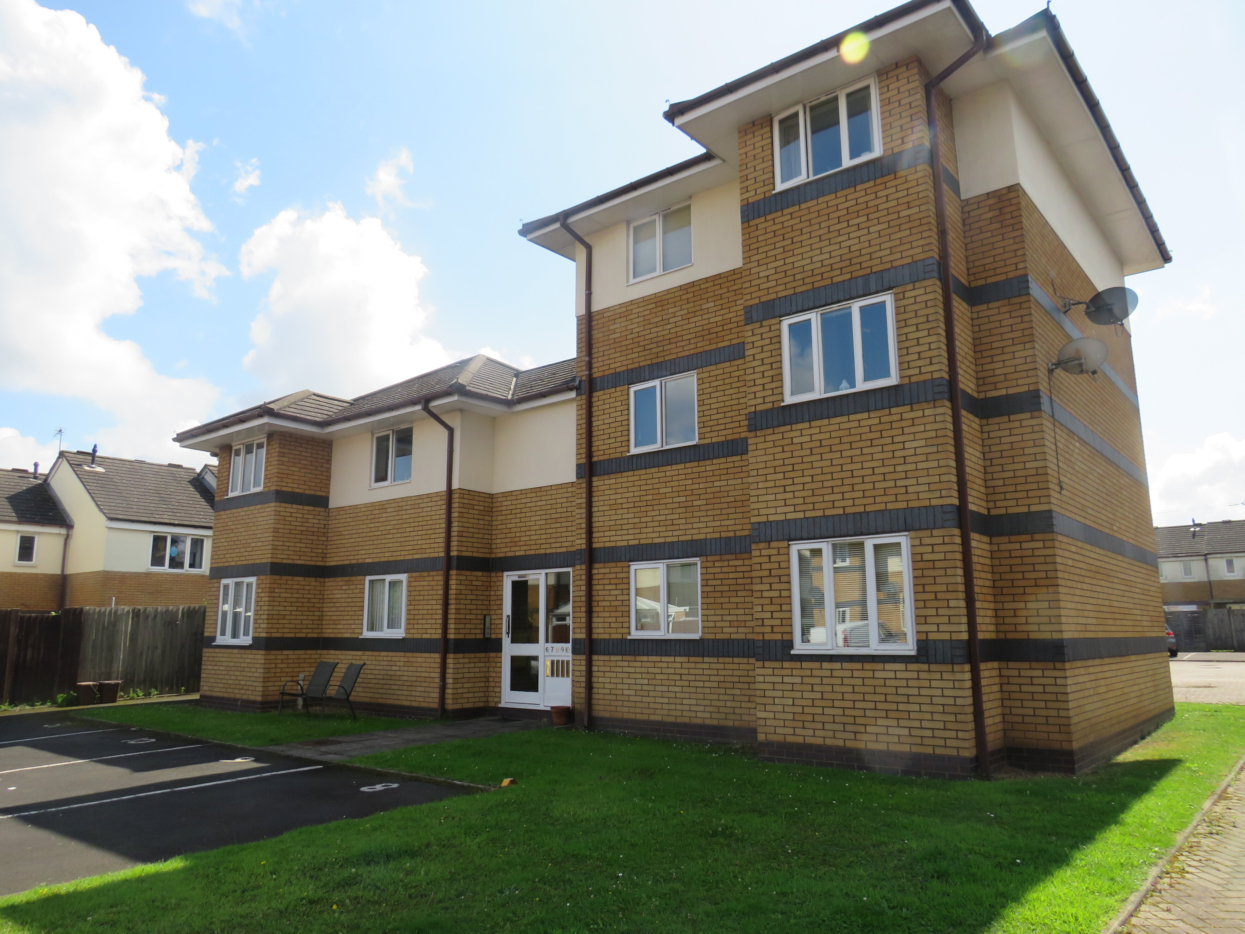 Flat Quayside Close in Sandwell