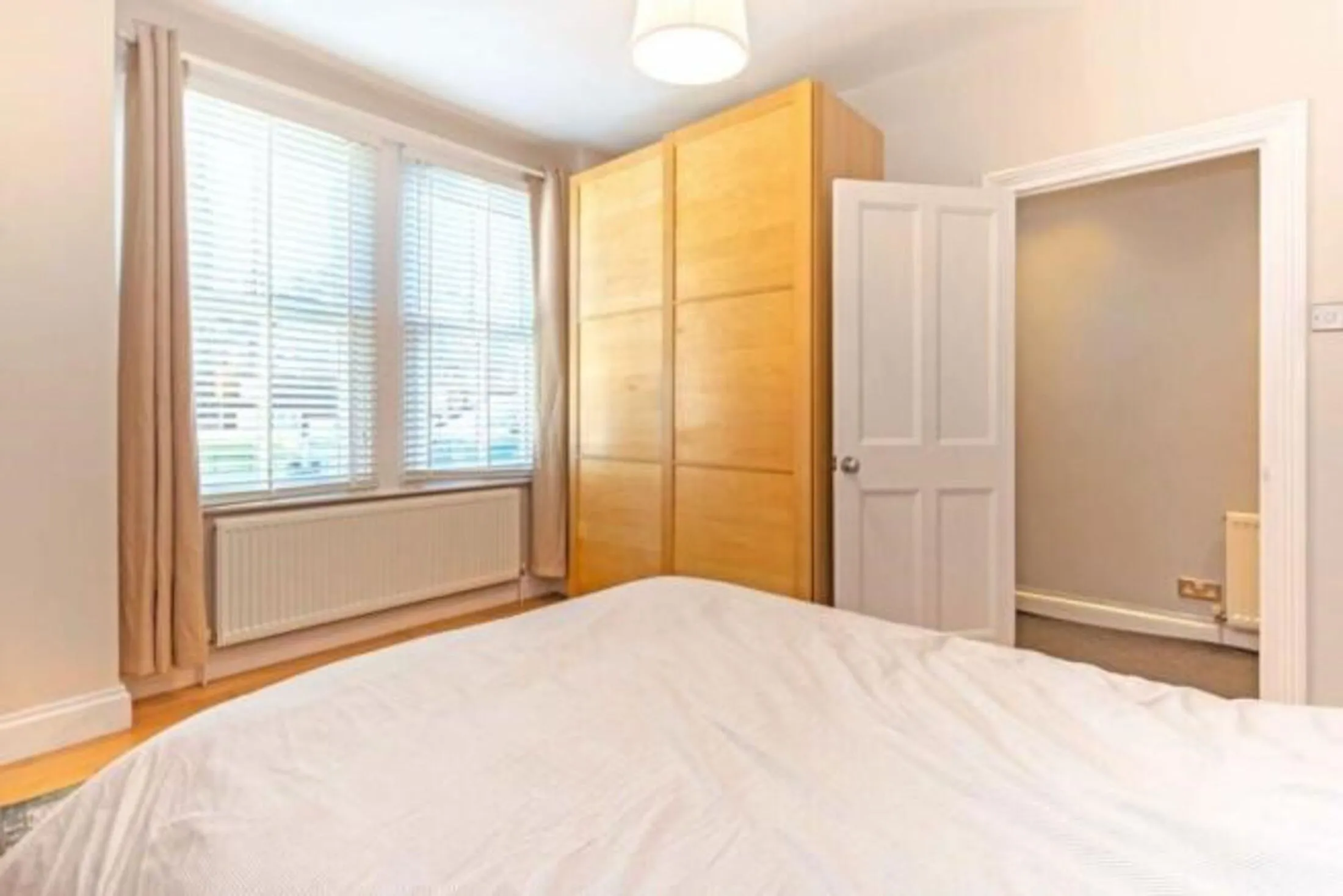 Flat Aylesbury Road in Greater London