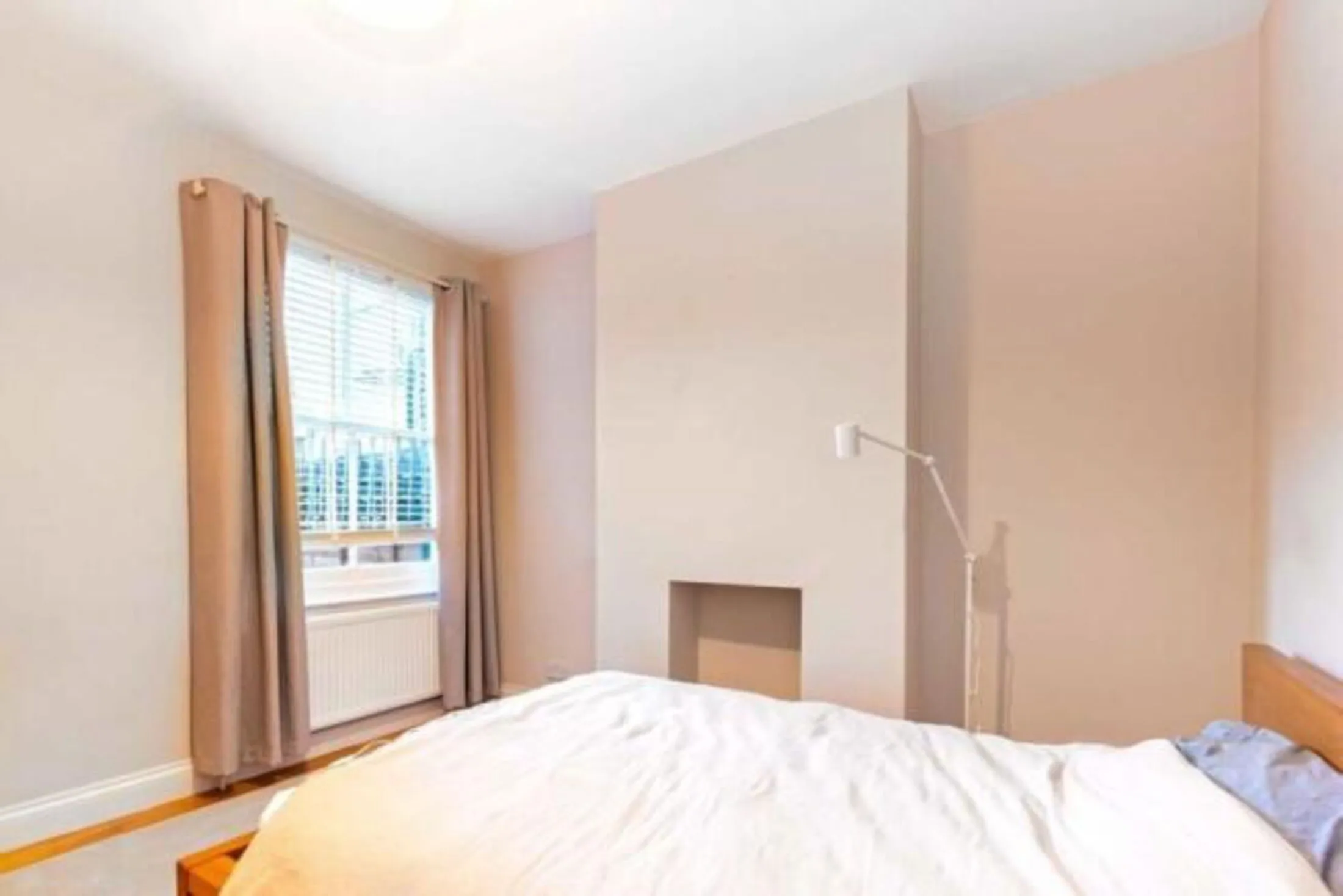 Flat Aylesbury Road in Greater London