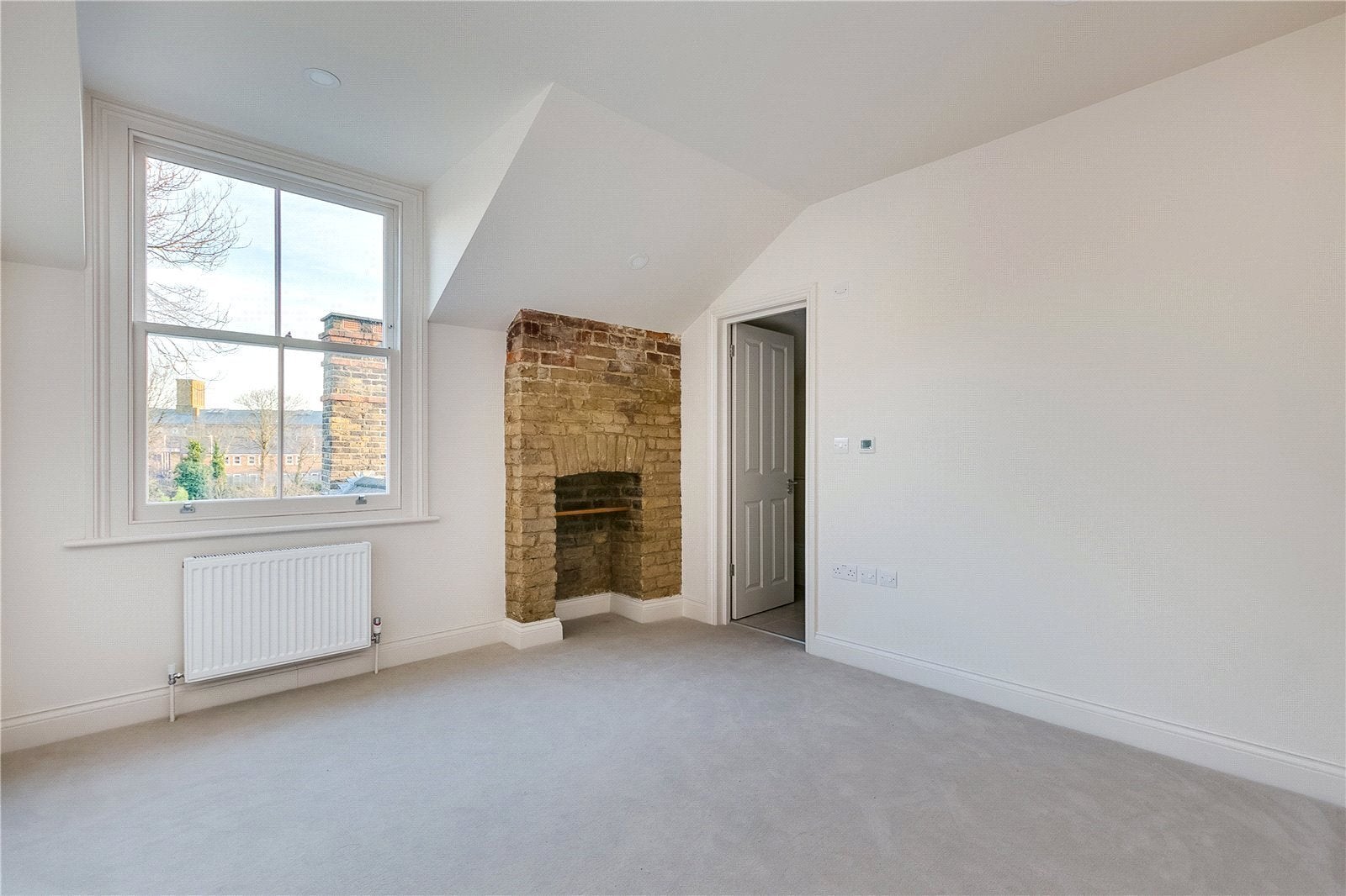 Flat Earlsfield Road in Greater London