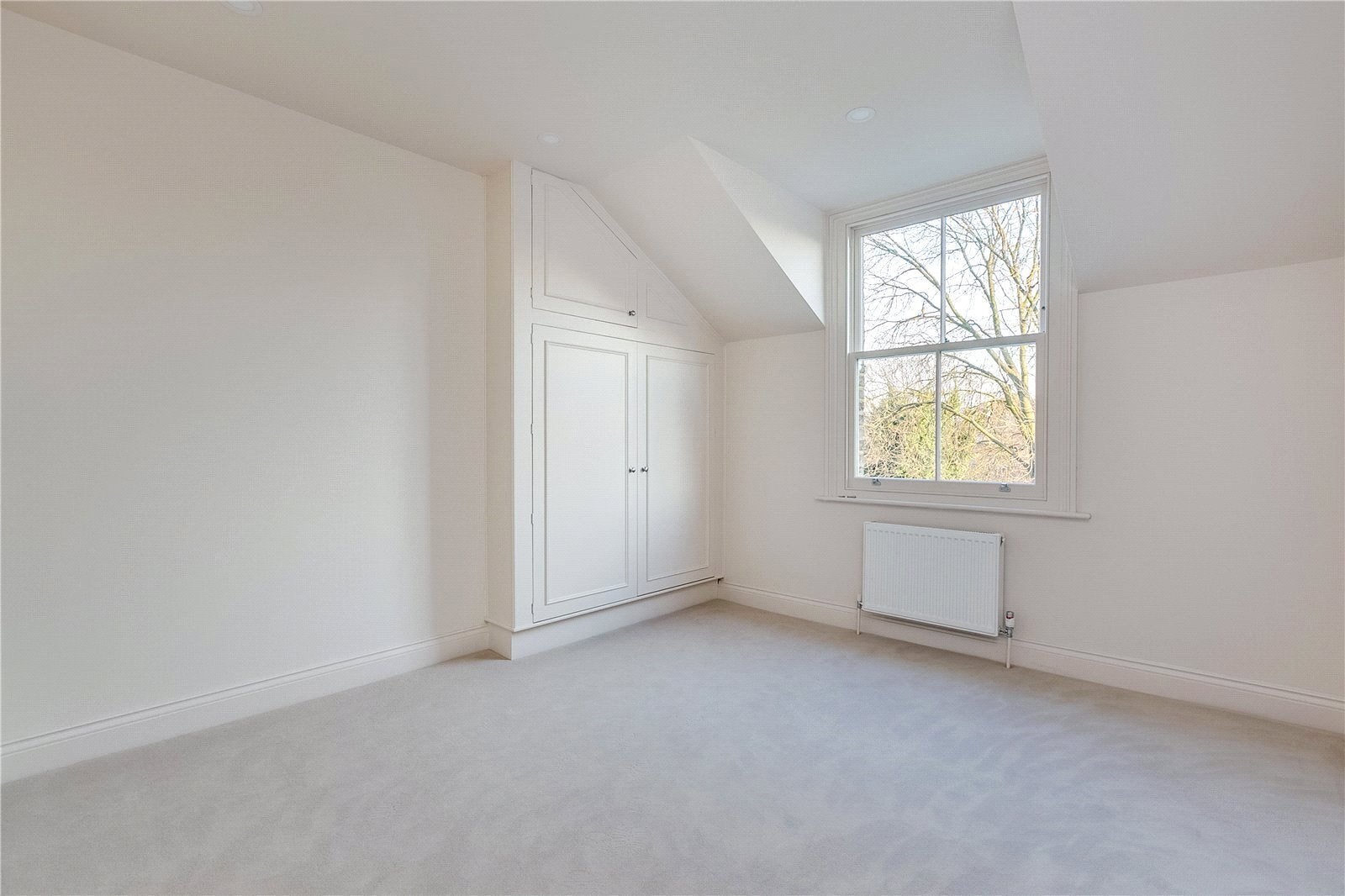 Flat Earlsfield Road in Greater London