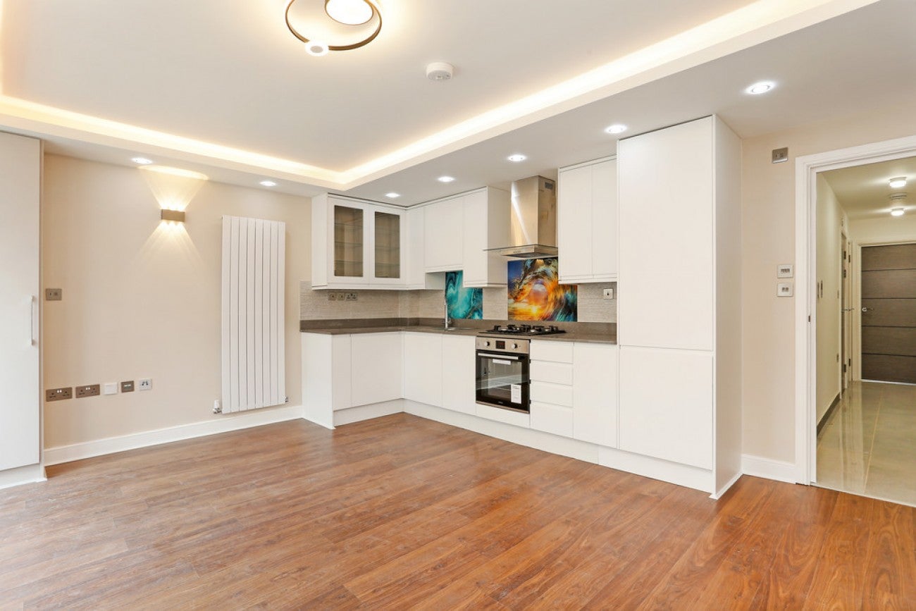 Flat Fairclough Street in Greater London