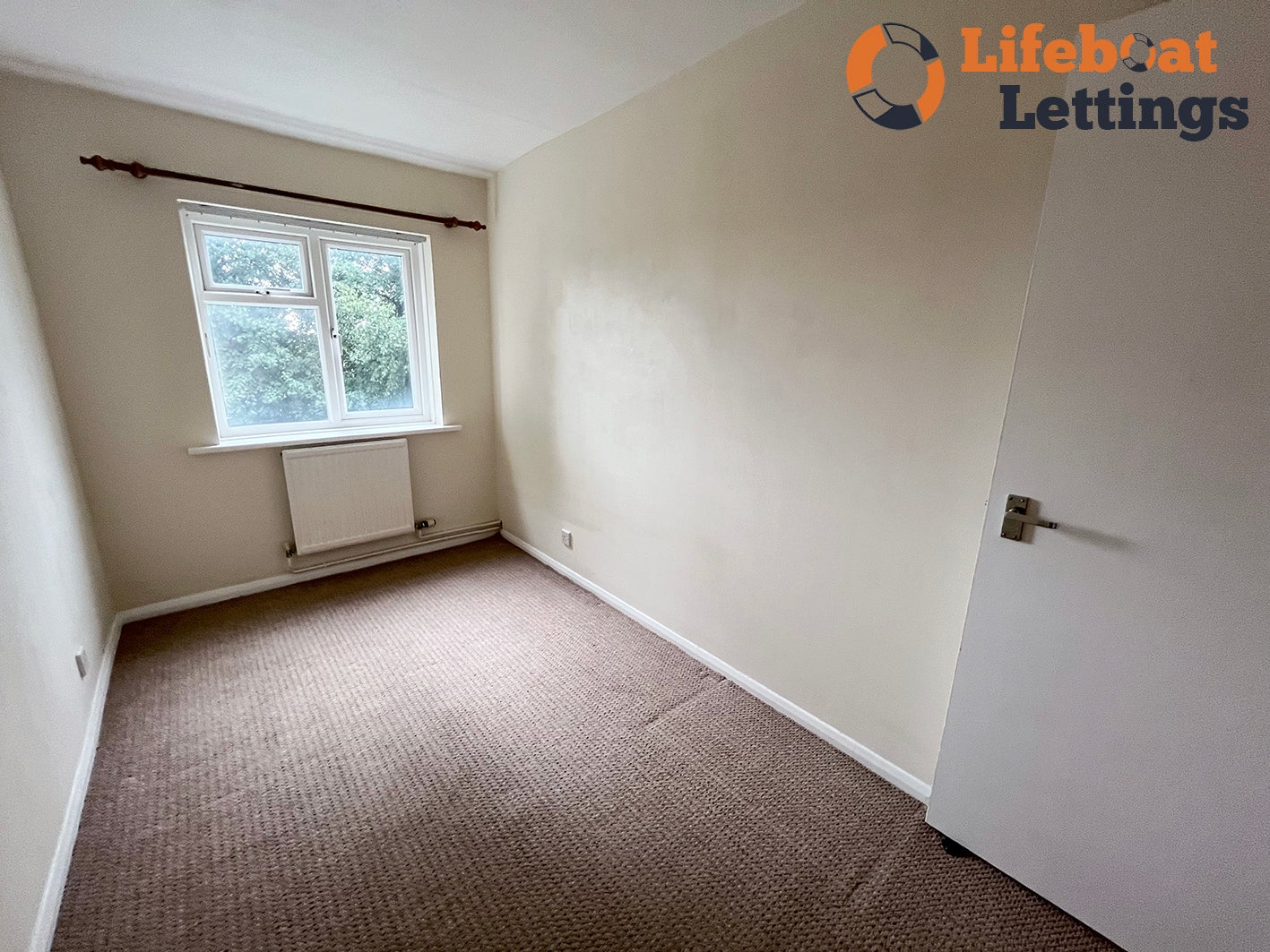 Flat Cressfield in Ashford