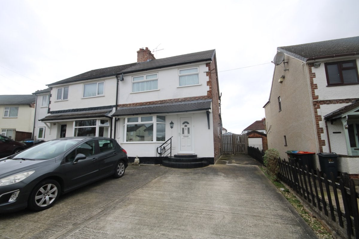 House Kronsbec Avenue in Ellesmere Port