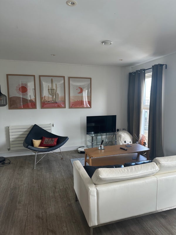 Flat Clapham Road in Greater London