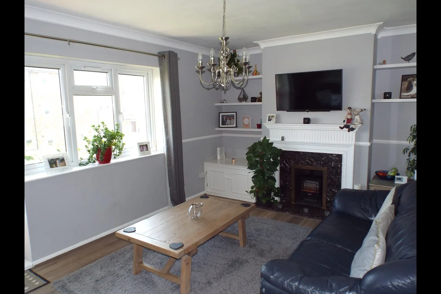 Flat Marlowe Gardens in Greater London