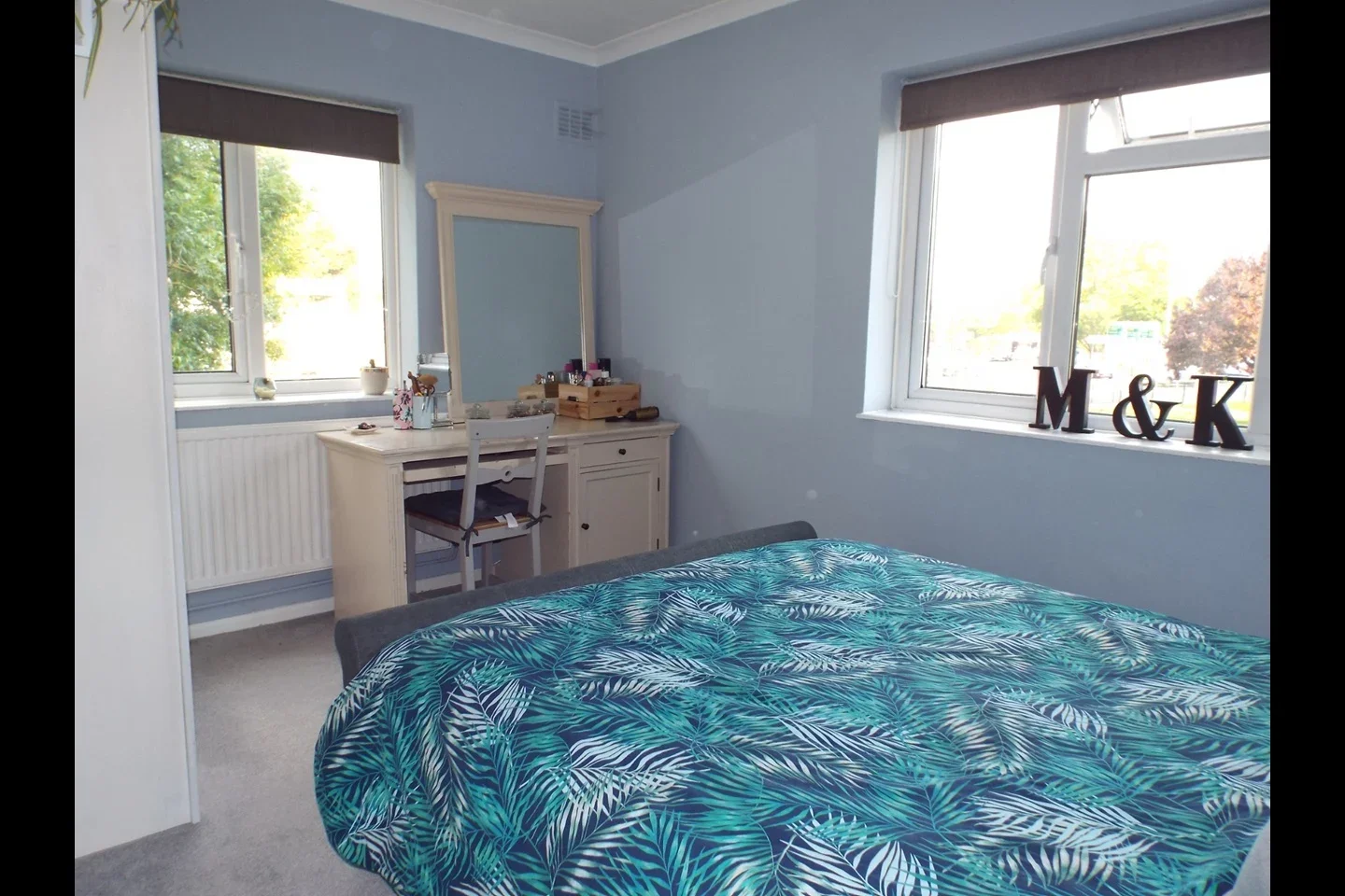 Flat Marlowe Gardens in Greater London
