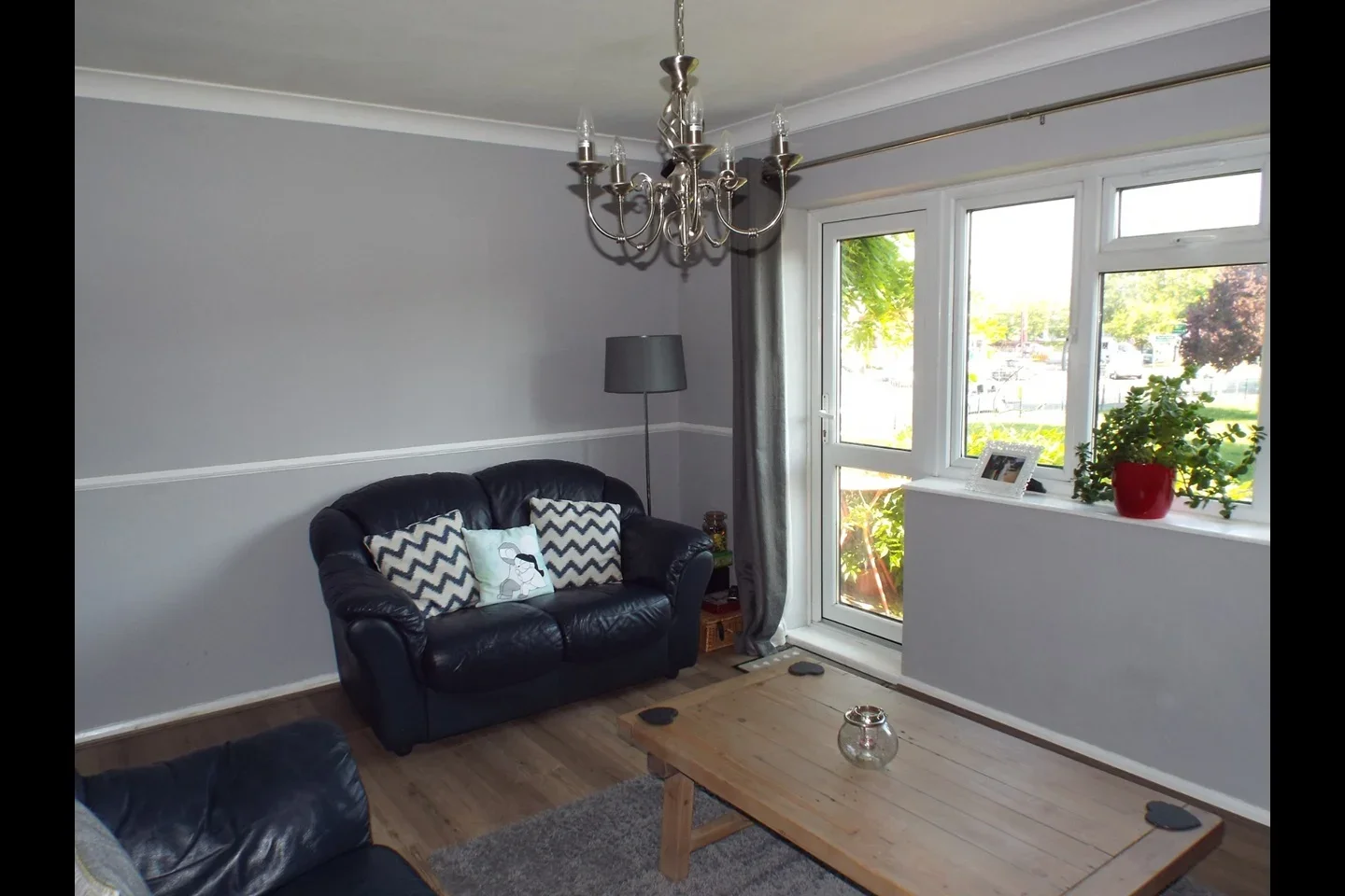 Flat Marlowe Gardens in Greater London