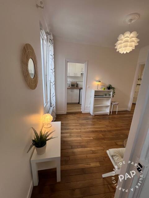 Flat Rue Antoinette Fouque in Paris