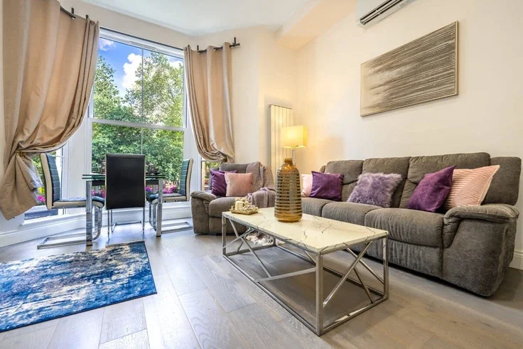 Flat Carlton Vale in City of Westminster