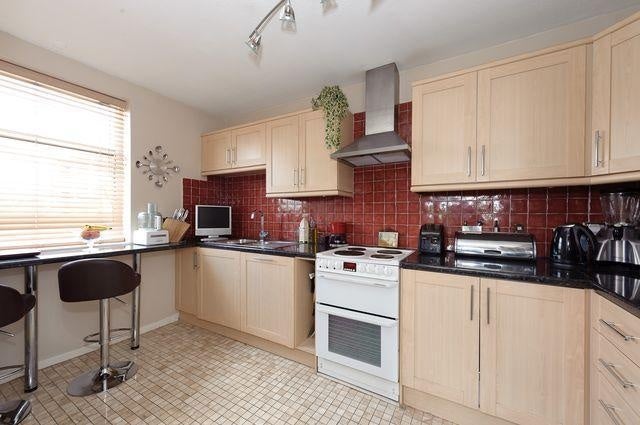 Flat Rosebank in Greater London