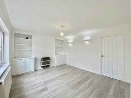 House Hunters Grove in Greater London