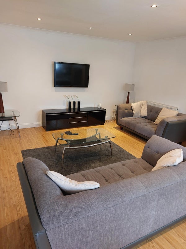 Flat Bothlin Drive in Stepps