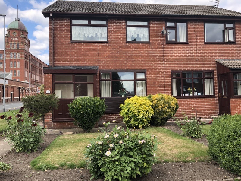 House Falcon Drive in Chadderton