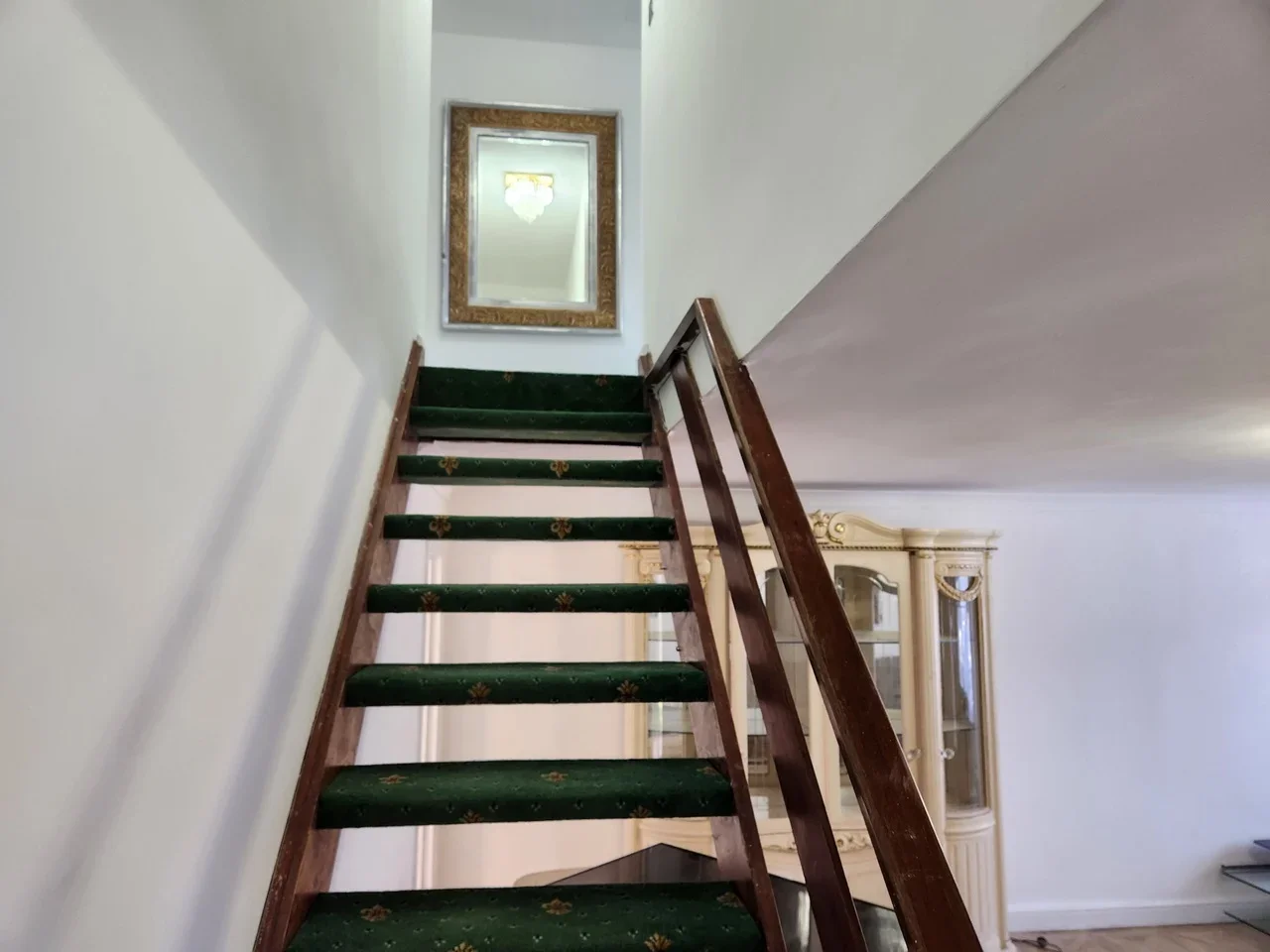 House Kingston Close in Greater London