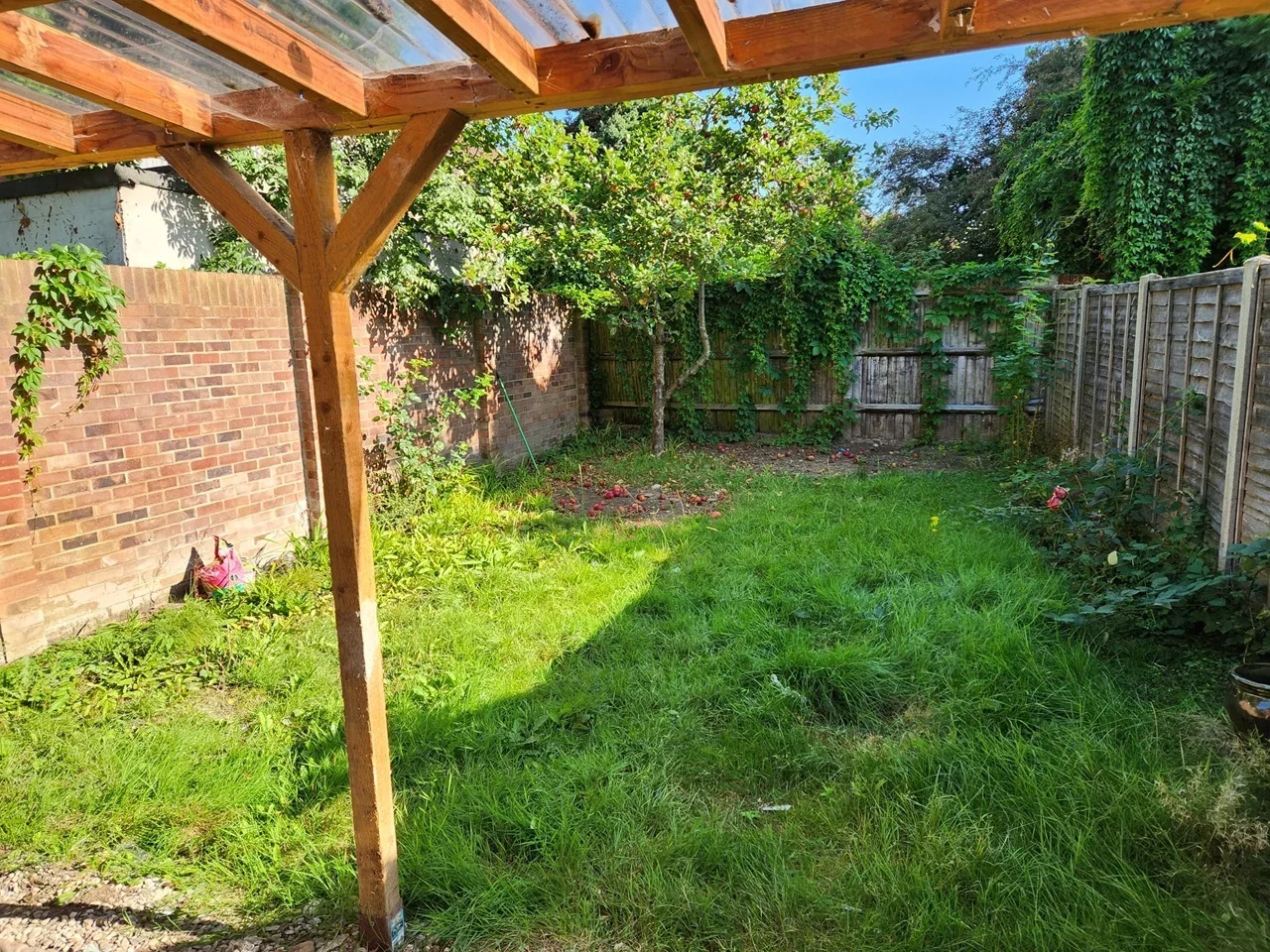 House Kingston Close in Greater London