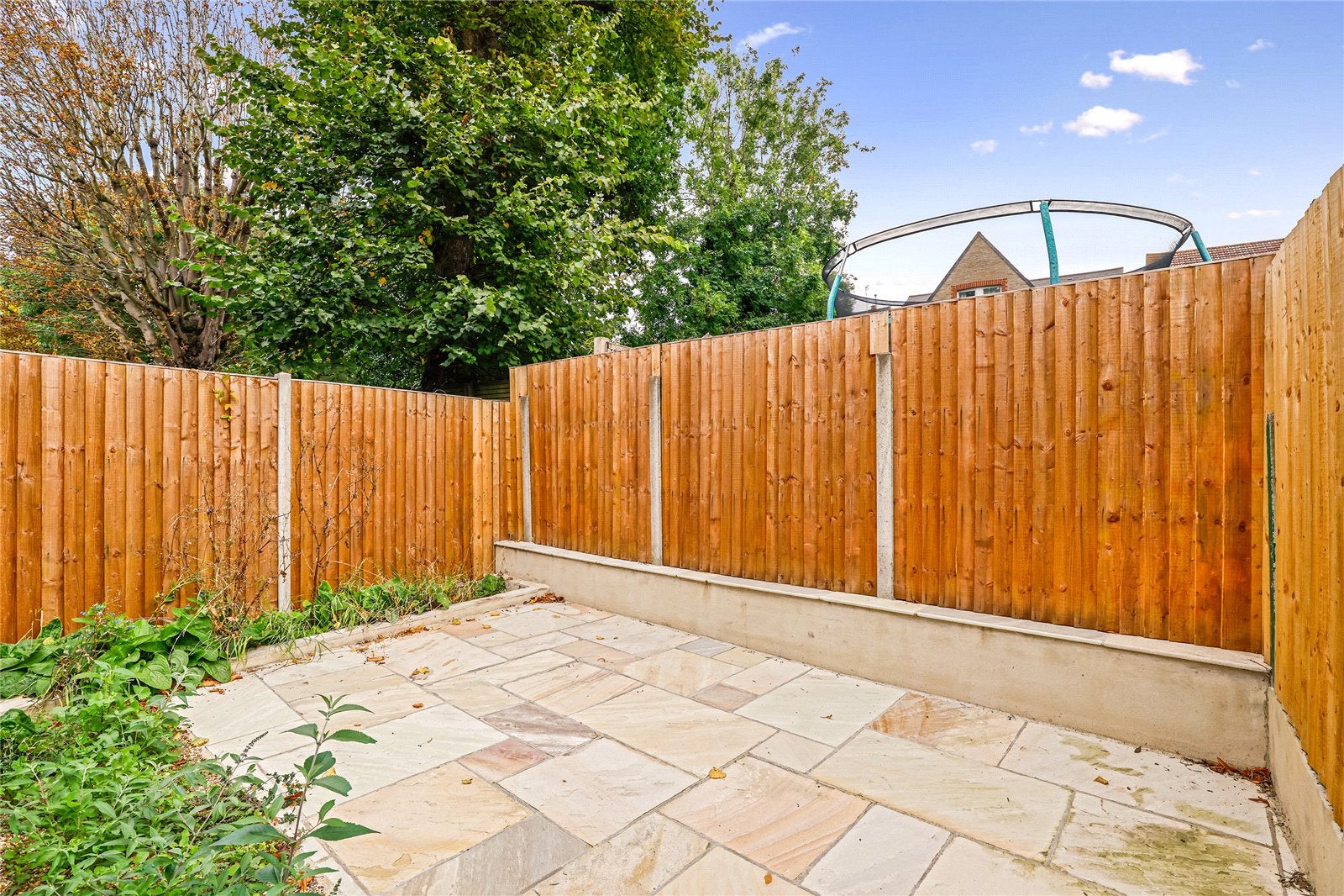 Flat Carminia Road in Greater London