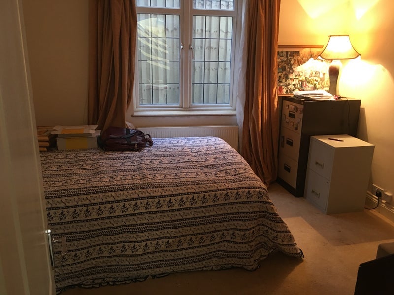 Room Abbey Road in Borough of Runnymede